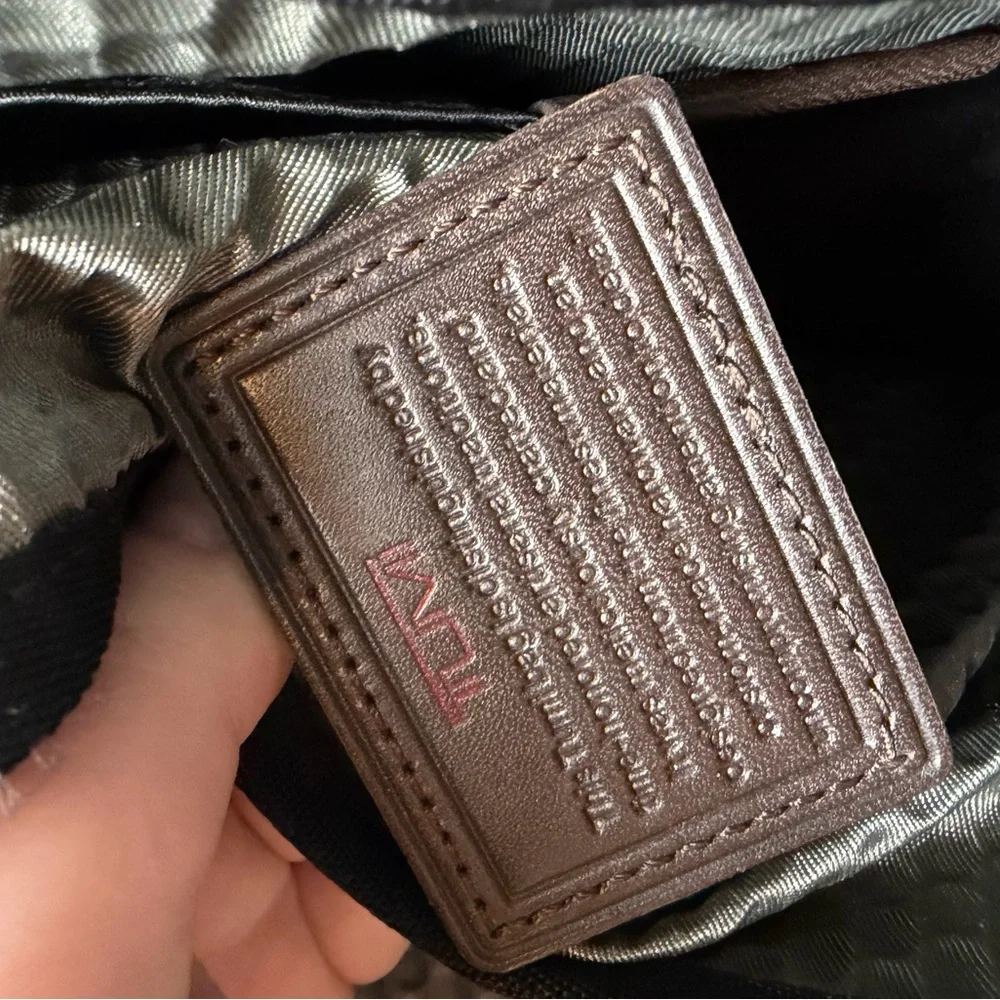 Tumi Alpha Bravo Everett Essential Tote Gray/Brown Exterior
